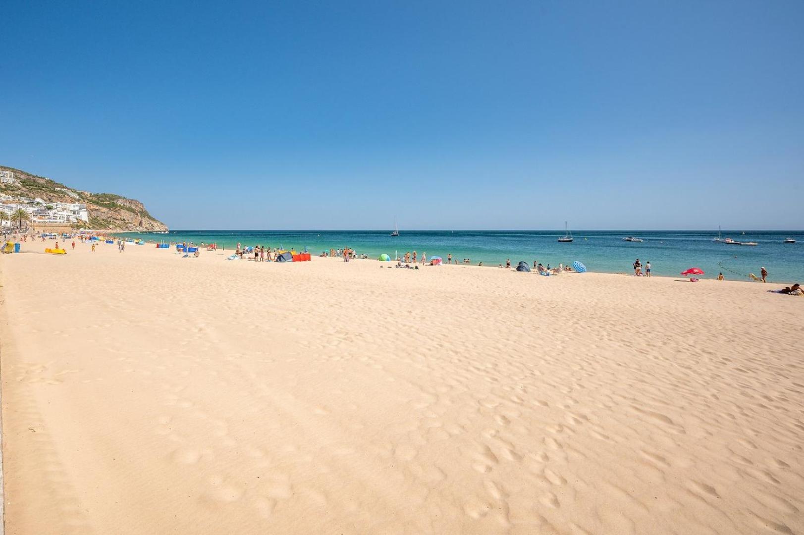 Guestready - Beachfront Naufrago'S Retreat 2 Sesimbra Exteriör bild